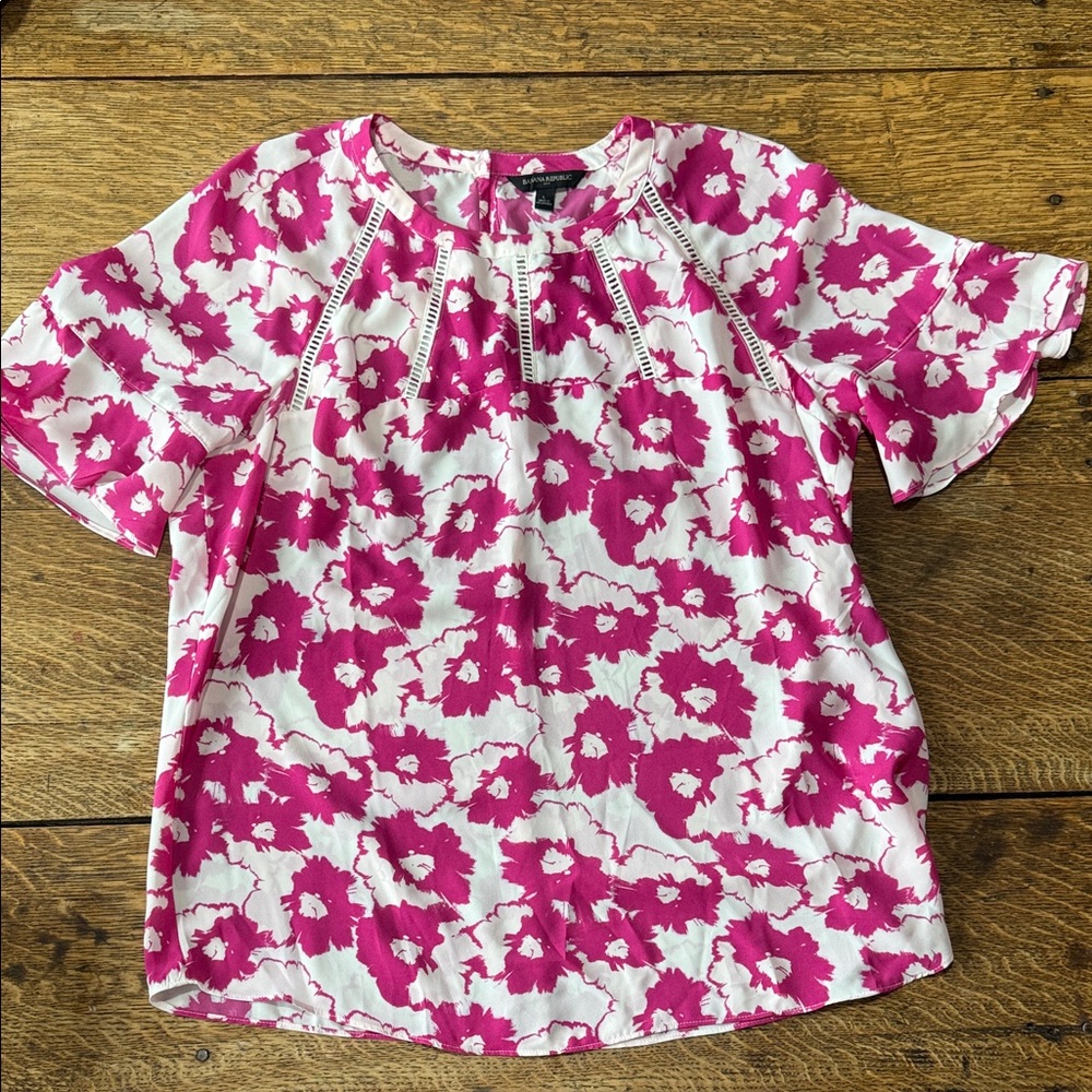 Banana Republic Pink and White Patterned Top